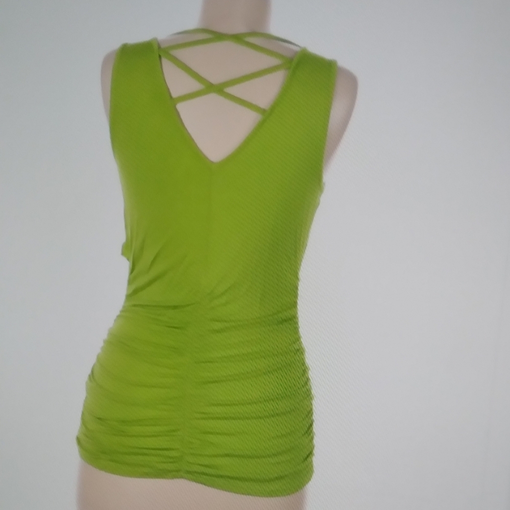 STUDIO Y GREEN SLEEVELESS TOP M - Picture 2 of 3